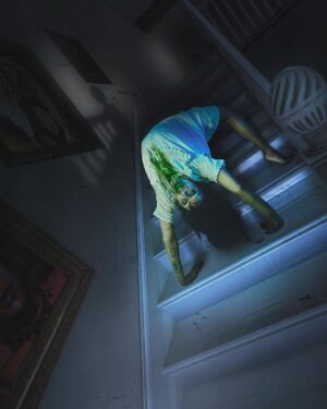 Pabllo Vittar Instagram - THE EXORCIST BABY ! #HALLOWEENDAPABLLO 

Fotografia: @bravin
Light design: @vlinhan
Dir. criativa: @dr1nho
Beauty: @euvictornogueira
Styling: @vitferreira
Laces: @sydneysallesdesign 
Hair Designer: @there.za
Produção de Moda: @wll.uil 
Costureira: @camie.ss
3D: @dr1nho 
Edit: @motta___
Look: @froufrou.vintage