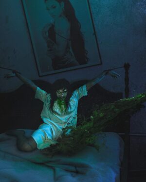 Pabllo Vittar Instagram - THE EXORCIST BABY ! #HALLOWEENDAPABLLO 

Fotografia: @bravin
Light design: @vlinhan
Dir. criativa: @dr1nho
Beauty: @euvictornogueira
Styling: @vitferreira
Laces: @sydneysallesdesign 
Hair Designer: @there.za
Produção de Moda: @wll.uil 
Costureira: @camie.ss
3D: @dr1nho 
Edit: @motta___
Look: @froufrou.vintage