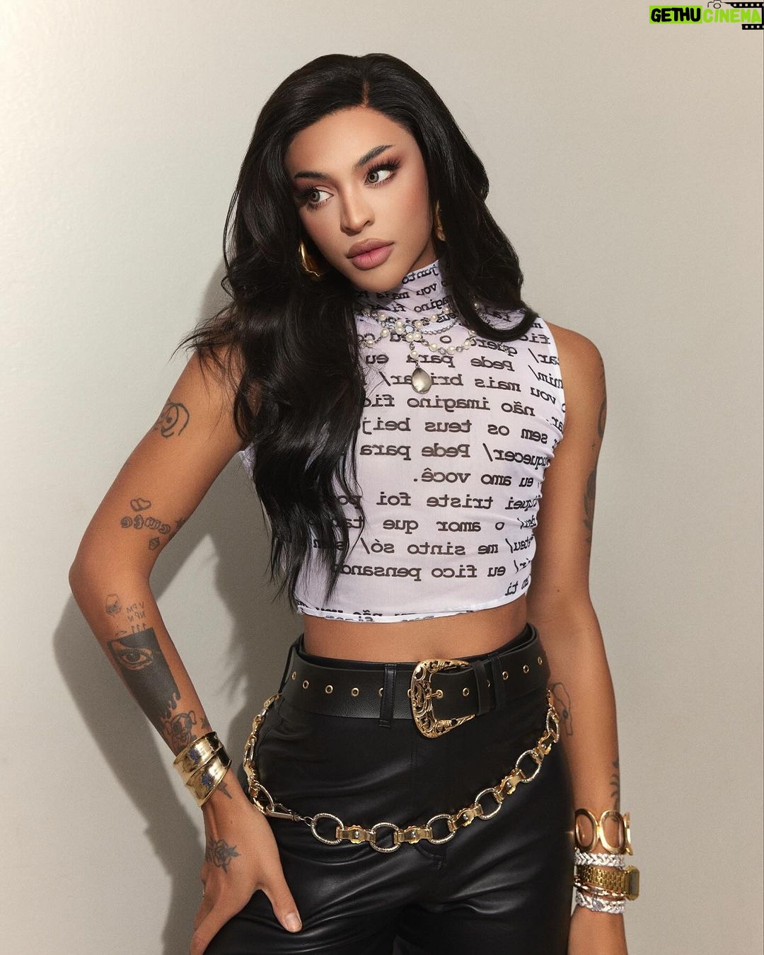 Pabllo Vittar Instagram - deixaria essa morena ir embora?