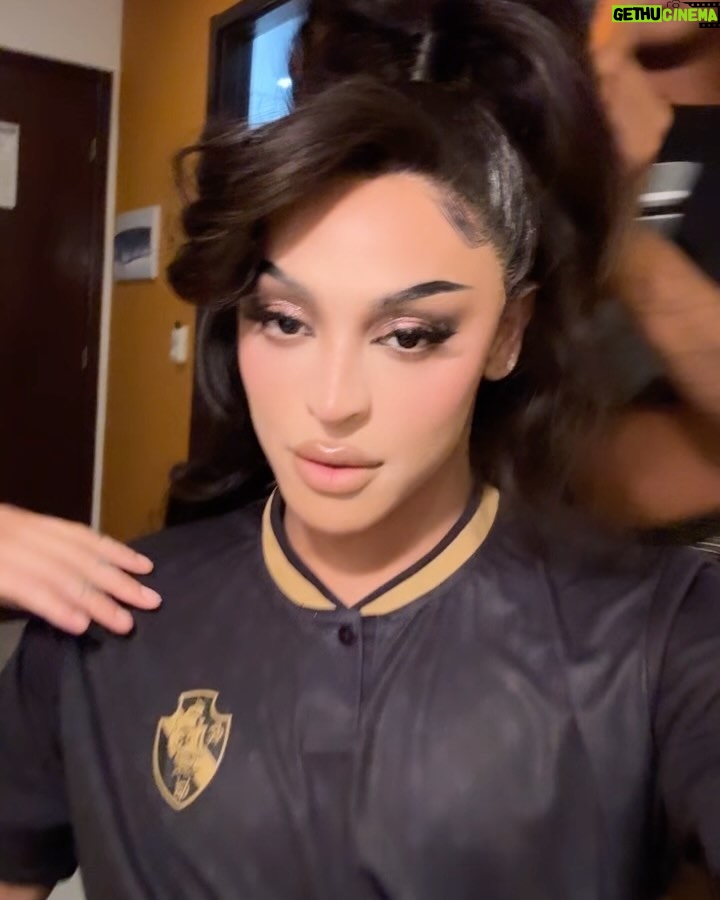 Pabllo Vittar - 328.5K Likes -