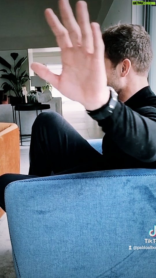 Pablo Alborán Instagram - "A tiny twist of faith will come and shake you" Ganas de gira y de tocar en vivoooo