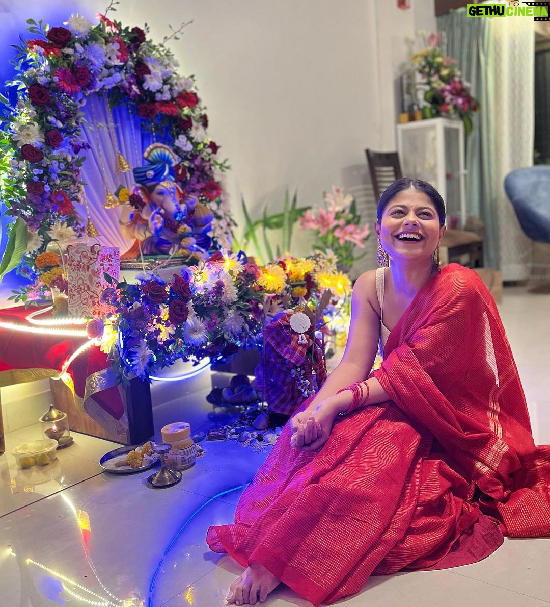 Pallavi Mukherjee Instagram - Happy Ganesh Chaturthi β₯οΈβ₯οΈ Few glimpses π π· @sanjudharmyfitness #ganeshchaturthi #maharasthra #festivetime #ganeshutsav #traditional #indianwear #lookoftheday #redsaree #moments #festivewear #postoftheday Mumbai, Maharashtra