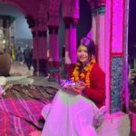 Pallavi Mukherjee Instagram - hoon main jahan, tum ho wahan Tum bin nahin hai kuchh yahaan 🌸✨🙏 Radhe radhe 🌸🌸 @krishna_valley_wellness_resort #vrindavan #yamunaarti #krishnalove #radhekrishna #mathura #radheradhe❤️ #peace Vrindavan