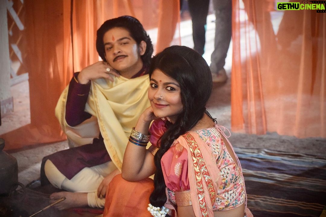 Pallavi Mukherjee Instagram - Director's cut 🎬 Captured moments of Malerao and kesar♥️ 📷 @ll_mr_sayyad_ll #ahilyabaiholkar #sonytv #behindthescene #moments #blessed #workinprogress #instagram #photooftheday #pallavimukherjee