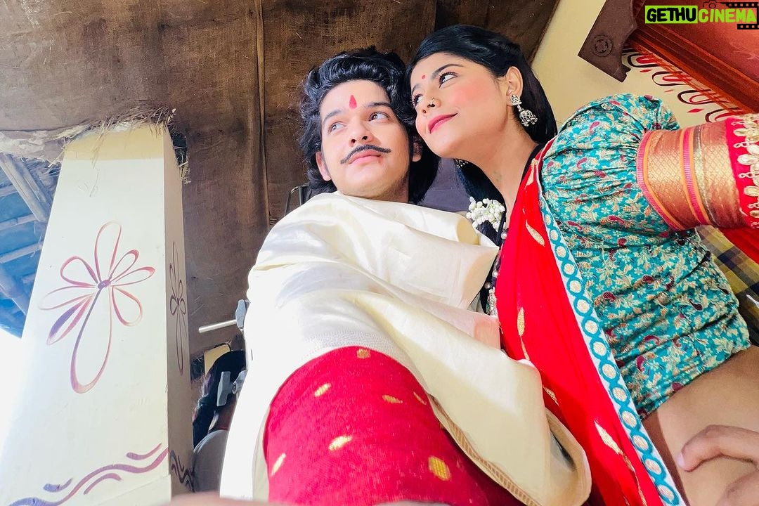 Pallavi Mukherjee Instagram - Director's cut 🎬 Captured moments of Malerao and kesar♥️ 📷 @ll_mr_sayyad_ll #ahilyabaiholkar #sonytv #behindthescene #moments #blessed #workinprogress #instagram #photooftheday #pallavimukherjee