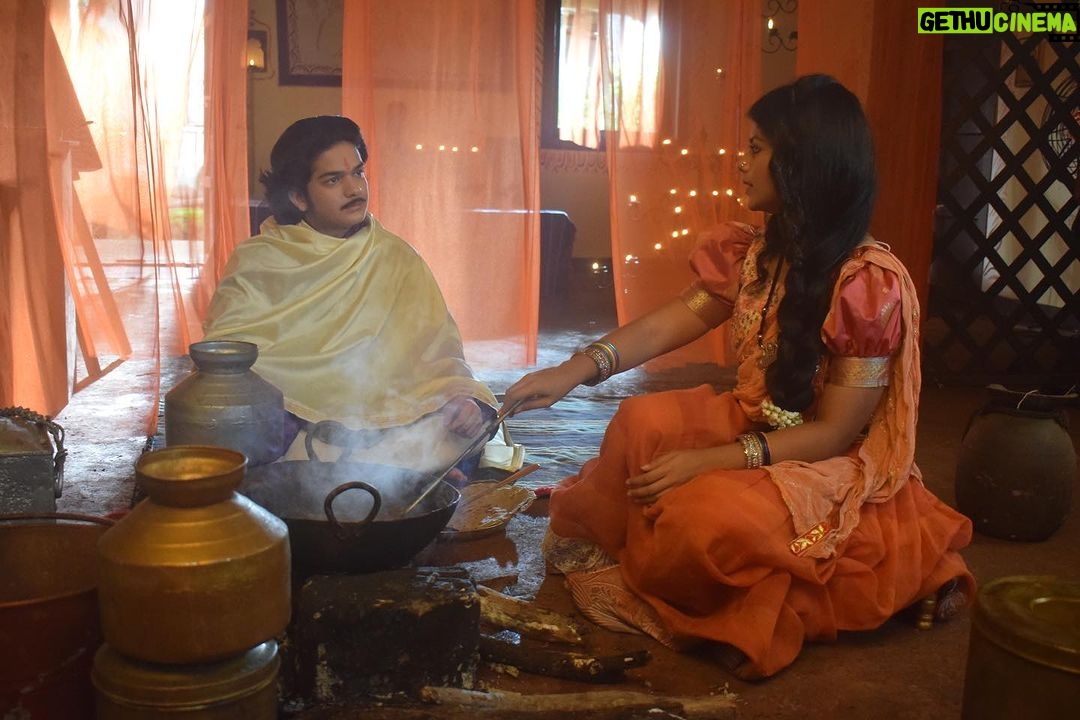 Pallavi Mukherjee Instagram - Director's cut 🎬 Captured moments of Malerao and kesar♥️ 📷 @ll_mr_sayyad_ll #ahilyabaiholkar #sonytv #behindthescene #moments #blessed #workinprogress #instagram #photooftheday #pallavimukherjee