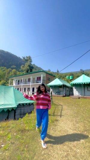Pallavi Mukherjee Instagram - Kedarnath vibes ♥️♥️♥️

@kedarnathwildliferesort is the best stay near kedarnath

#kedarnath #uttarakhand #kedarnathtemple #guptkashi #reelitfeelit #mountainresort #travelrealindia #reels #mountain