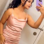 Pallavi Mukherjee Instagram - Stick like toffee, sip like coffee ☕️💋 #mood #partywear #selflove #reelitfeelit #trendingreels #mirrorreels #curlyhair
