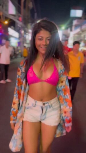 Pallavi Mukherjee Instagram - When adventure fill your soul ♥️ #phuketdairies 🏖 🌆 

#reelitfeelit #trendingreels #phuket #thailandtravel #travelreels #traveltheworld #happiness #beachvibes #citylife #adventure #solotravel