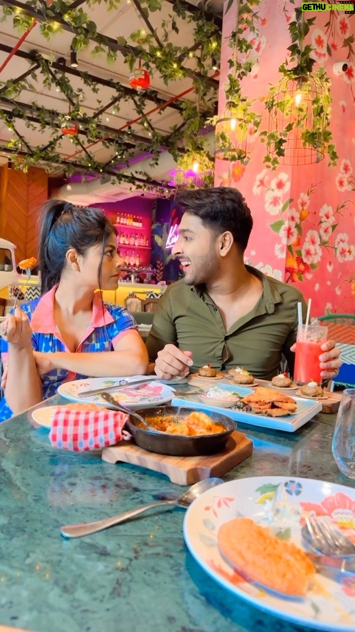Pallavi Mukherjee Instagram - Malik ne kya kharcha kya aaj 😍 . . . . . #letsbeconfused #reelforyou #explore #comedyreel #loveforlove