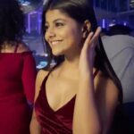 Pallavi Mukherjee Instagram - All 👀 on the stylish #BassbudsPerl🧐 @ptronindia Experience the style and be yourself🔥😍 #StyleReloaded #pTronEveryday #bassbudsperl #reelsinstagram #reelitfeelit