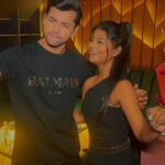 Pallavi Mukherjee Instagram - It says I wanna dance with you💃💃 Ps - now i have a better video apart of that embarrassing picture of us😂😂 @thesiddharthnigam #reeltrending #reelinstagram #reel #trendingreels #siddharthnigam #pallavimukherjee #dancereels #slowmotion #saturdayvibes