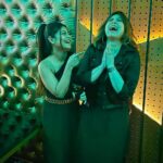 Pallavi Mukherjee Instagram - Be such a beautiful soul that people crave your vibes - and you are an example @mahimachaudhry1 ♥️♥️ And m still vibing on " dil hai tumhara " ♥️♥️ Grand opening of @bangtan_lounge , what an amazing BangTan vibeee🔥 #party #mahimachaudhry #candidmoments #blackdress #ootd #partyvibes #groove #music #livelifetothefullest #moments