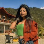 Pallavi Mukherjee Instagram - I am just a mountain girl at heart 🏔🍂 Ever wanted to escape to the mountains and never return home? @annfield_cottage - A paradise to all nature lovers that offers complete solitude🍃 #mussorie #mountaingirl #mountainlife #morningvibes #homestay #instalove #peace Mussoorie-Queen of Hills