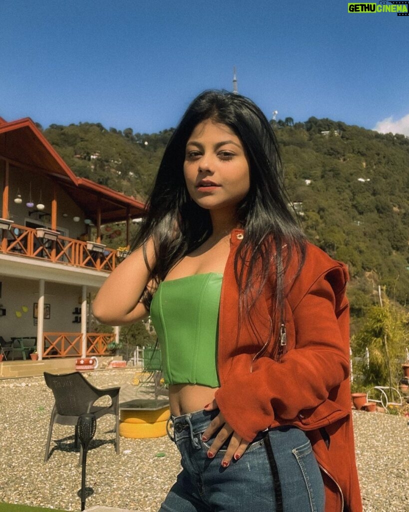 Pallavi Mukherjee Instagram - I am just a mountain girl at heart 🏔🍂 Ever wanted to escape to the mountains and never return home? @annfield_cottage - A paradise to all nature lovers that offers complete solitude🍃 #mussorie #mountaingirl #mountainlife #morningvibes #homestay #instalove #peace Mussoorie-Queen of Hills
