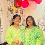 Pallavi Mukherjee Instagram - Christmas vibes 🎄 #christmas #christmaseve #ootd #instamood #familytime #christmastime #photooftoday #dayout #momsbirthday Kolkata - The City of Joy