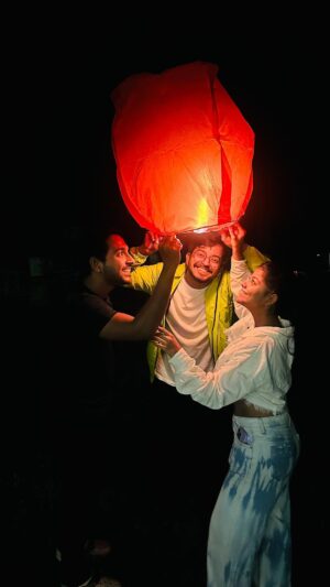 Pallavi Mukherjee Instagram - How actually we celebrated 😂 and how it went like a filmy Diwali 😍
.
.
.
.
#letsbeconfused #diwalicelebrations #firecrackers #kalipuja #diwali2023  #reelvsreal