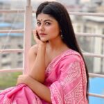 Pallavi Mukherjee Instagram - 🤍 durga pujo vibes🤍 #durgapujo #durgapuja #traditional #indianwear #saree #bengaligirl #instapost #instafashion