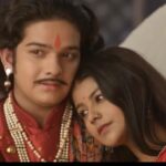 Pallavi Mukherjee Instagram - KESAR MALERAO ♥️ Keep watching Ahilyabai holkar at 7pm on @sonytvofficial @itz_krishchauhan Directed by @kushalawasthi 🤍 @dashami_official @nidhianjuchaurasia @nakhreywala @ninadvaidya @kul_aanand #ahilyabaiholkar #onscreen #romanticscene #indiantelevision #postoftheday #actorslife #sonytv #barristerbabu #indiandrama #bollywood #tvshow