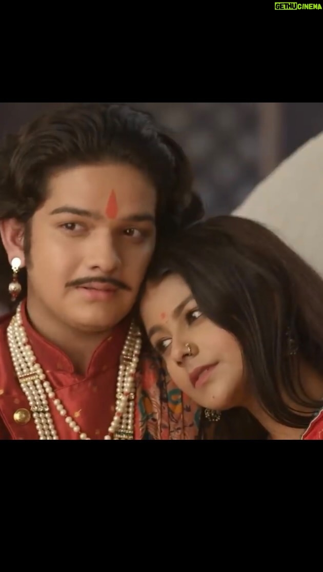 Pallavi Mukherjee Instagram - KESAR MALERAO ♥️ Keep watching Ahilyabai holkar at 7pm on @sonytvofficial @itz_krishchauhan Directed by @kushalawasthi 🤍 @dashami_official @nidhianjuchaurasia @nakhreywala @ninadvaidya @kul_aanand #ahilyabaiholkar #onscreen #romanticscene #indiantelevision #postoftheday #actorslife #sonytv #barristerbabu #indiandrama #bollywood #tvshow