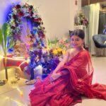 Pallavi Mukherjee Instagram - Happy Ganesh Chaturthi ♥️♥️ Few glimpses 👉 📷 @sanjudharmyfitness #ganeshchaturthi #maharasthra #festivetime #ganeshutsav #traditional #indianwear #lookoftheday #redsaree #moments #festivewear #postoftheday Mumbai, Maharashtra
