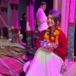 Pallavi Mukherjee Instagram - hoon main jahan, tum ho wahan Tum bin nahin hai kuchh yahaan 🌸✨🙏 Radhe radhe 🌸🌸 @krishna_valley_wellness_resort #vrindavan #yamunaarti #krishnalove #radhekrishna #mathura #radheradhe❤️ #peace Vrindavan