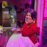 Pallavi Mukherjee Instagram - hoon main jahan, tum ho wahan Tum bin nahin hai kuchh yahaan 🌸✨🙏 Radhe radhe 🌸🌸 @krishna_valley_wellness_resort #vrindavan #yamunaarti #krishnalove #radhekrishna #mathura #radheradhe❤️ #peace Vrindavan