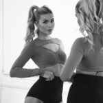 Pamela Reif Instagram - 🖤 Sailor Moon goes wannabe Techno 🥲😂 but because double holds better (‘doppelt hält besser’ - a very important German saying) I haaaaad toooo go for 2 ponytails - to make sure they survive the intense beats 🥸 How would you rate the new video from 1-10 regarding a) fun / boost of motivation b) difficulty of moves c) sweat heartbeat 🧈wishing you a Butterfass evening! 🌝 #insider #clowngefrühstückt