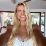 Pamela Reif Instagram - PAMUARY 🥸 how excited are you from 1 to 10? 🕺🏼 and which one part is your fave? 1️⃣ New Workout Plans every week - 13 versions! 2️⃣ Re-Start Workout Plan: A one-time plan you can use whenever you were sick or took a longer break. 3️⃣ 2 Live Sessions (Workout on Monday 08.01. 6:30pm - Cooking on Sunday 14.01. 11am) 4️⃣ 30 Day Recipe Challenge: Change your entire diet at once? Nah, let’s reduce pressure. Try at least 1 healthy recipe a day, which is easy to integrate into your life. Also nice to force yourself to try something new 🥸😂 Maybe you’ll find a new all-time fave! 5️⃣ Giveaways: Each Sunday, I will announce 3 people who get a 100€ coupon for éla or/and Naturally Pam. You can choose what you want to have, I will send it to your home. To take part in the giveaway, post a story of your Pam workout session or Pam recipe, tag me & use the hashtag #pamuary. Easy! 6️⃣ Pam’s Tip of the Day: Sharing hacks each morning in my story: about food, health, beauty, sports… Small things that I have maybe never shared - but I do them in my daily life! 📱If you want to become a Premium Member of my #PamApp to access all 500 recipes, all workout plan functions, pre-access for Naturally Pam launches, etc. - it’s only 2,49€ per month 🫶🏼 less than a water bottle at the airport, as I noticed yesterday hahaaaaa 😂 #pamuary #january #2024 #motivation