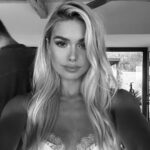 Pamela Reif Instagram - PAMUARY 🥸 how excited are you from 1 to 10? 🕺🏼 and which one part is your fave? 1️⃣ New Workout Plans every week - 13 versions! 2️⃣ Re-Start Workout Plan: A one-time plan you can use whenever you were sick or took a longer break. 3️⃣ 2 Live Sessions (Workout on Monday 08.01. 6:30pm - Cooking on Sunday 14.01. 11am) 4️⃣ 30 Day Recipe Challenge: Change your entire diet at once? Nah, let’s reduce pressure. Try at least 1 healthy recipe a day, which is easy to integrate into your life. Also nice to force yourself to try something new 🥸😂 Maybe you’ll find a new all-time fave! 5️⃣ Giveaways: Each Sunday, I will announce 3 people who get a 100€ coupon for éla or/and Naturally Pam. You can choose what you want to have, I will send it to your home. To take part in the giveaway, post a story of your Pam workout session or Pam recipe, tag me & use the hashtag #pamuary. Easy! 6️⃣ Pam’s Tip of the Day: Sharing hacks each morning in my story: about food, health, beauty, sports… Small things that I have maybe never shared - but I do them in my daily life! 📱If you want to become a Premium Member of my #PamApp to access all 500 recipes, all workout plan functions, pre-access for Naturally Pam launches, etc. - it’s only 2,49€ per month 🫶🏼 less than a water bottle at the airport, as I noticed yesterday hahaaaaa 😂 #pamuary #january #2024 #motivation