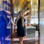 Pamela Reif Instagram - some unposted pics of my November ♥️ now I’m sick in bed, only dreaming about the gym, croissants, flowers and high heels 🤣🤌🏼 📍J Hotel in Shanghai Tower - the viewwwww is out of this world 🤤 on pic 2 it’s the highest building behind me & on pic 4 you’re standing inside of it 👀 PS: how GOOD was his dance (3), considering I spontaneously asked him to join me? 🥹
