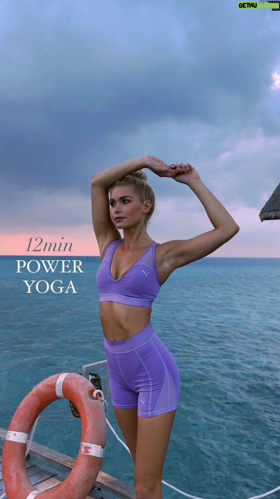 Pamela Reif Instagram - New videeeooooo 📺 12min Power Yoga 🫶🏼 dip into (purple) heaven with me! This routine is filled with lots of creative (!) flows, that challenge your strength, muscles & flexibility at the same time 💪🏼 perfect to build power, while still getting the wonderful benefits of a yoga / pilates style routine. How to use this video: 1. Add a SLOW WORKOUT DAY to your hardcore week. 2. Improve your POSTURE and help back pain. 3. RELAX after a long day or an intense workout 4. WARM UP with his video or WAKE UP in the morning with some me-time :) 5. PREVENT stiffness, ease sore muscles and keep your body flexible 6. SMOOTHEN your stiff body after sitting a lot behind your laptop! xxxxxx #pamelareif #workout #fitness #yoga #newvideo