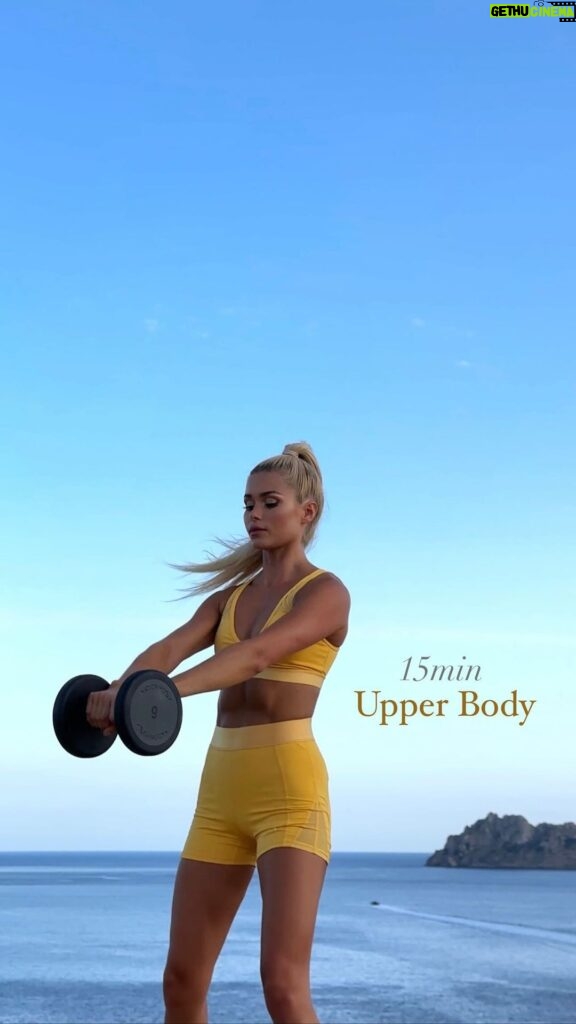 Pamela Reif Instagram - New 15min Video 🫶🏼 all you need or your upper body 💪🏼 follow me along on Y or save the exercises here 👀 no cardio, just strength! All exercises in this video follow what I would do in a “free weights area” in the gym. Combined in nice supersets, with minimal breaks to make it verrrrrrry efficient in minimal time 🚀 without all the blabla in between, this is probably what you would do in 30min in the gym haha! 😬 Muscle Groups: - back = beautiful posture, good power to lift things, bye back pain - chest = if life throws you to the ground... you’re strong enough to push yourself up - biceps = for the inner hulk - shoulders + triceps = anti flabby arms Let me know how you like the new workout!! xxx #pamelareif #workout #strength #upperbody #training #fitness