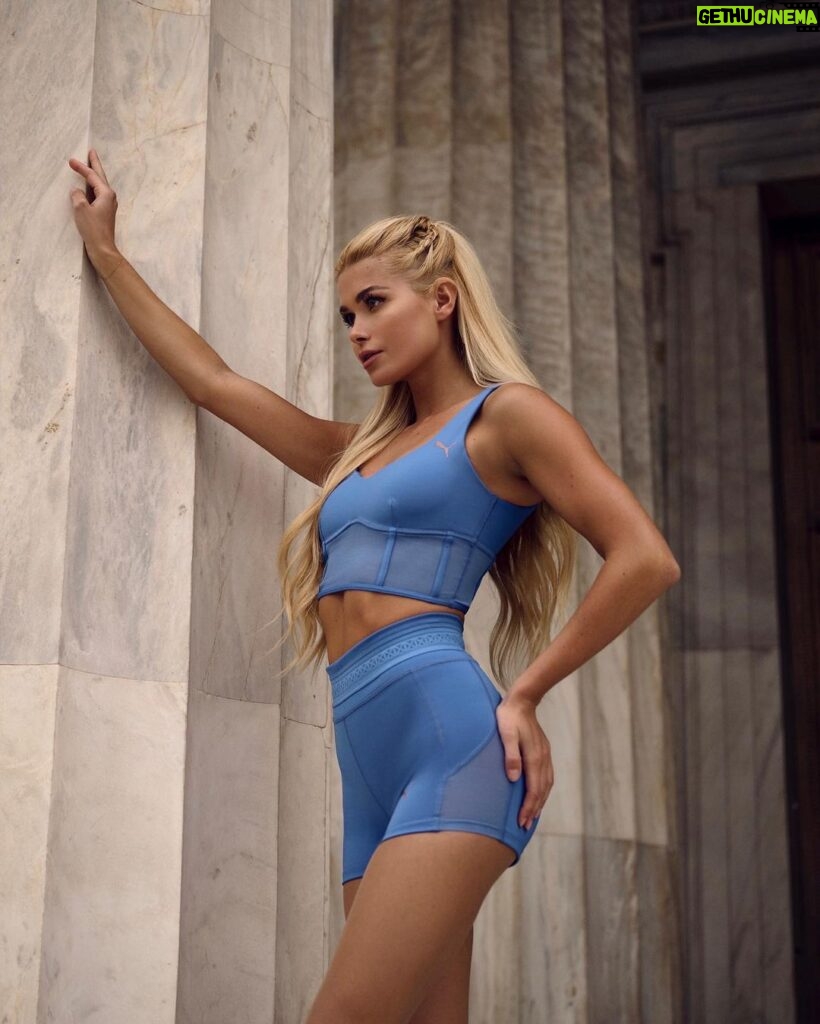Pamela Reif Instagram - anzeige I NOW AVAILABLE 💙 my Pam x Puma collection is here!!! Shop it in all European countries & in China on www.puma.com + in 5 Puma Retail stores (Madrid, Paris, Berlin, Vienna, Herzogenaurach) 📍 This collection is all about „Embrace your inner goddess“ 🗿 because it’s inspired by Greek architecture. Have a look at the background of the pictures, you can find the same shapes in the design details! 🫣😬 It is a blend of functionality & style, including lots of fashionable details that you can normally not find in sportswear. I really aimed to ELEVATE your gym wardrobe 🫡🫶🏼 We have very flattering shapes, sexy cleavages, different types of cups, heart shaped butt linings, corset styles & mesh details - in popping colors…. or black 👀🥸 I hope you’ll look into the mirror and think „uf I’m looking great in my outfit today“ 🫶🏼🕺🏼 Let me know what you like best in the comments!! #pamxpuma #pamelaxpuma @puma.de @pumatraining #nowavailable #wohoooo #puma #pamelareif