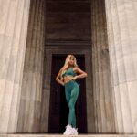 Pamela Reif Instagram – anzeige I NOW AVAILABLE 💙 my Pam x Puma collection is here!!! Shop it in all European countries & in China on www.puma.com + in 5 Puma Retail stores (Madrid, Paris, Berlin, Vienna, Herzogenaurach) 📍

This collection is all about „Embrace your inner goddess“ 🗿 because it’s inspired by Greek architecture. Have a look at the background of the pictures, you can find the same shapes in the design details! 🫣😬 It is a blend of functionality & style, including lots of fashionable details that you can normally not find in sportswear. 

I really aimed to ELEVATE your gym wardrobe 🫡🫶🏼 We have very flattering shapes, sexy cleavages, different types of cups, heart shaped butt linings, corset styles & mesh details – in popping colors…. or black 👀🥸

I hope you’ll look into the mirror and think „uf I’m looking great in my outfit today“ 🫶🏼🕺🏼

Let me know what you like best in the comments!!

#pamxpuma #pamelaxpuma @puma.de @pumatraining #nowavailable #wohoooo
#puma #pamelareif