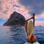 Pamela Reif Instagram – paddled to the third most magnetic point of the world ♥️🚣🏼 #itwasnotthatfar #umdieEcke Es Vedrà
