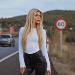 Pamela Reif Instagram - anzeige I 60 shades of black on white 🚦🖤 wearing my all-year favorite @calzedonia leather leggings, now in… thermoooo 🧊⛄️🥶 new styles are now in stores, for example with these little studs, lacing or also the one I was wearing in yesterday’s post 🫶🏼 #ootd #calzedonia #feelgoodincalzedonia Ibiza, Spain