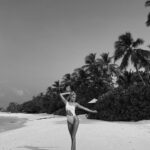 Pamela Reif Instagram - 🌴 palm trees are named for their leaves’ similarity to the fingers of a large hand 🖐🏼🥲 did you know that or was your mind just blown away by a Maldivian breeze of knowledge? 💨 Maldives