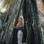 Pamela Reif Instagram - anzeige | jungle gym wearing @puma.de 🦧 when was the last time you trained? And what kind of workout did you do? 👀👀 I just finished an Abs + Pilates day on the terrace during sunset anddddd… we filmed another yt video this morning during sunrise! 15min Power Pilates (don’t know how to call it yet) with lots and lots of new movements for slow & elegant full body strength 💛💛💛 can’t wait to upload that one! #puma Maldives