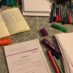 Pantea Panahiha Instagram – دفتر مشق و خودکارای رنگی،
بخشی مهمی از تفریحهای زندگی من!