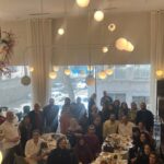 Pantea Panahiha Instagram - ما با هم در این/جا و آن/جا خوشیم . @injamasterclass @latelierdeshahrzad سخت بود ننویسم که این جمع رو به چه قشنگی کنار هم جمع کردی صابر دردونه ی عزیز با یک نامه که جاش توی این عکسا خالیه و تو بلدی خوب غافلگیر کنی و چقدر میچسبه همیشه ! ممنون ازت که کنار مایی و برای ما لحظه های ناب زیادی میسازی و همهی اینا بخاطر وجود توئه🤍 @saberabar saberabar