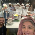 Pantea Panahiha Instagram - ما با هم در این/جا و آن/جا خوشیم . @injamasterclass @latelierdeshahrzad سخت بود ننویسم که این جمع رو به چه قشنگی کنار هم جمع کردی صابر دردونه ی عزیز با یک نامه که جاش توی این عکسا خالیه و تو بلدی خوب غافلگیر کنی و چقدر میچسبه همیشه ! ممنون ازت که کنار مایی و برای ما لحظه های ناب زیادی میسازی و همهی اینا بخاطر وجود توئه🤍 @saberabar saberabar