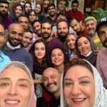Pantea Panahiha Instagram - اکران «جوجه تیغی» از نیمه دوم مهر اولین فیلم مستانه مهاجر در راه سینماها . فیلم کمدی «جوجه تیغی» به کارگردانی مستانه مهاجر از نیمه دوم مهر اکرانش را در سینماها آغاز می کند.این فیلم ماجرایی طنز از زندگی ناخواسته یک جوان متعصب‌ را روایت می‌کند که پیشنهادی عجیب، گذشته و آینده‌‌ او را تحت تاثیر قرار می‌دهد و از سوی دیگر ماجراهای زنی که می‌خواهد اولین رئیس جمهور زن ایران شود. . «جوجه تیغی» با بازی حامد کمیلی ، پانته‌آ پناهی‌ها،، هادی کاظمی، آناهیتا درگاهی ، نازنین بیاتی ، پژمان بازغی ، هومن برق‌نورد، نگار فروزنده، مهراب قاسم‌خانی، امید روحانی، مهتاب ثروتی، آیدا ماهیانی، صحر اسدالهی و... از پربازیگر‌ترین فیلم‌های امسال سینماهاست و پیش‌بینی می‌شود در جمع پرفروش‌های گیشه قرار بگیرد. . مستانه مهاجر طی سالهای فعالیتش تدوین ده‌ها فیلم‌سینمایی از نام‌های سرشناس سینمای ایران را برعهده داشته او همچنین به عنوان تهیه‌کننده، آثاری چون «اسرافیل» و «جاده خاکی» را تولید کرده. «جوجه تیغی» اولین فیلم مستانه مهاجر در مقام کارگردان است که توسط فیلمیران در سینماهای کشور اکران میشود.