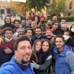 Pantea Panahiha Instagram - تینای خاتون برای من فراتر از خاتونه. خاتون کار بسیار سختی بود که با درایت و صبوری روح بزرگت ساخته شد با همه ی سنگ انداختنها و طمعها و بد قولیها و بی معرفتی هایی که غافلگیریهای خودش رو داشت اما گذروندی و گذشت. مطمئنم ازت که به نیمه ی پر لیوان همیشه نگاه کردی و درسای بزرگتو گرفتی، همه ی اینا میشه انرژی و انگیزه برای قدمهای بعدیت که جز رشد و توسعه چیز دیگه ای برات نداره بس که قشنگ به همه چی نگاه میکنی! خاتون که تموم شد با هزار حرف و حال نگفته ، اما چه چیزی مهمتر از تولد و وجود گوهر نابی مثل تو! تینای خاتون و خانوم من تینای رفیق و عزیز من تینای پاره تنم خواهرم با تو به هیچ نگفتنی فکر نمیکنم که راحت ترینی برای شنیدن مانا بمونی برای من و ما که در تاریخ موندگار شدی برای ایران . جسارتت، ایمانت و صبوریت و پشتکارتو سر لوحم قرار میدم برای ادامه ی زندگی ! کنار تو میشه راحت ترین بود بابت وجود نازنینت و هنر خلاقانت ازت ممنونم تولدت مبارک تینای قشنگ عکس گوهر و خالقش روز اخر فیلمبرداری نقش خاتون و در ادامه ۲ عکس دیگه از گروه نازنین که خوش بودند تا روز اخر سر کار که بخاطر وجود نازنین توئه! #خاتون #تیناپاکروان