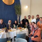 Pantea Panahiha Instagram - ما با هم در این/جا و آن/جا خوشیم . @injamasterclass @latelierdeshahrzad سخت بود ننویسم که این جمع رو به چه قشنگی کنار هم جمع کردی صابر دردونه ی عزیز با یک نامه که جاش توی این عکسا خالیه و تو بلدی خوب غافلگیر کنی و چقدر میچسبه همیشه ! ممنون ازت که کنار مایی و برای ما لحظه های ناب زیادی میسازی و همهی اینا بخاطر وجود توئه🤍 @saberabar saberabar