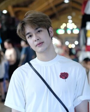 Pao Piched Jongjaihan Instagram - 🌹🌹🌹🥀
.
📸 : @drizzleploy 💙