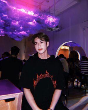 Pao Piched Jongjaihan Instagram - she’s not yours it’s just your turn 🕊️
.
🥲🥲🥲

🎆 : @ppopeye.p ขอบคุณพี่สาวที่แต่งรูปให้งับ 😂😂