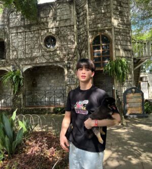 Pao Piched Jongjaihan Instagram - พาลูกสาวไปเที่ยวเกือบช็อค หนูกลัวไปหมดเลยลูก
#✊🏻📦❤️
