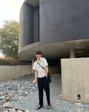 Pao Piched Jongjaihan Instagram - พี่เติสถ่ายแล้วขายาวมากก 😂😂
.
📸 : @thurspatorn 
🥼 : @zamio.official