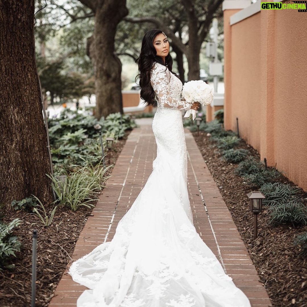 Paola Shea Instagram - I just want to be a bride again and have another insane wedding Rosewood Mansion on Turtle Creek